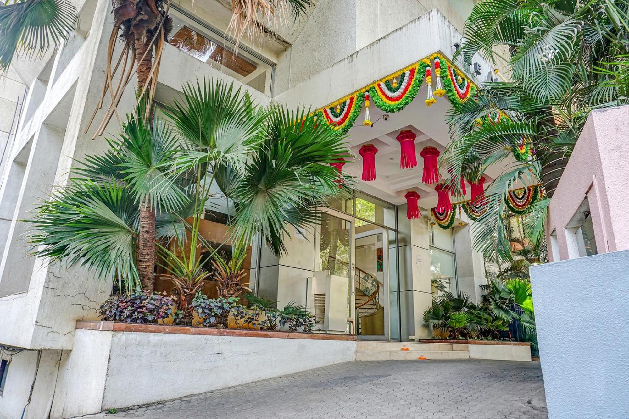 The Ambassador Hotel Пуна Экстерьер фото
